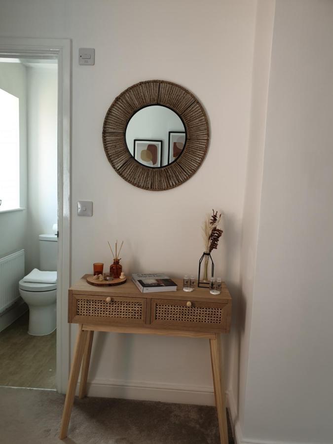 Cheerful 1 Private Room-Ensuite With Free Parking Silverdale  Dış mekan fotoğraf